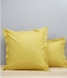 Yellow pillowcase bourdon