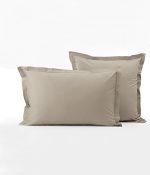 Brown pillowcase terre battue