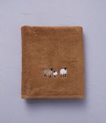Embroidered bath sheet 100x150 Shetland reddish brown