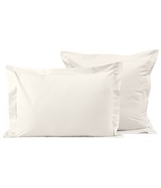 White pillowcase crème