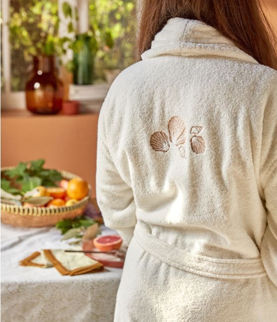 Embroidered mixed bathrobe