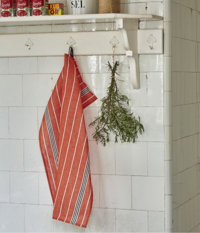 Aux petits oignons red dishcloth