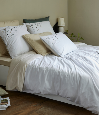 Embroidered bed set Promesse