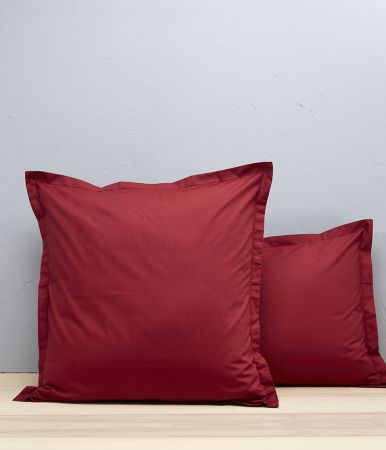 Red pillowcase rouge massaï