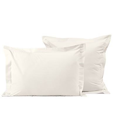 White pillowcase crème