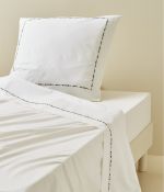 Drap brodé En pointillés