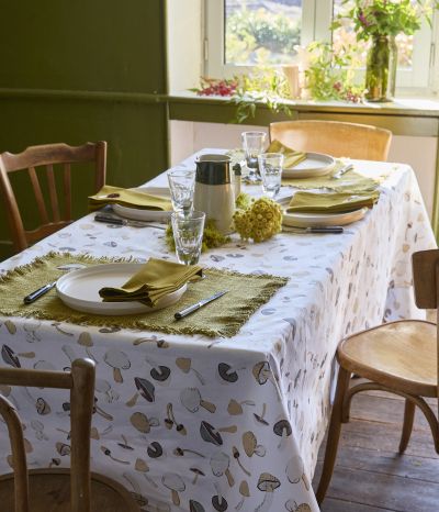 Coated tablecloth Le coin des champignons