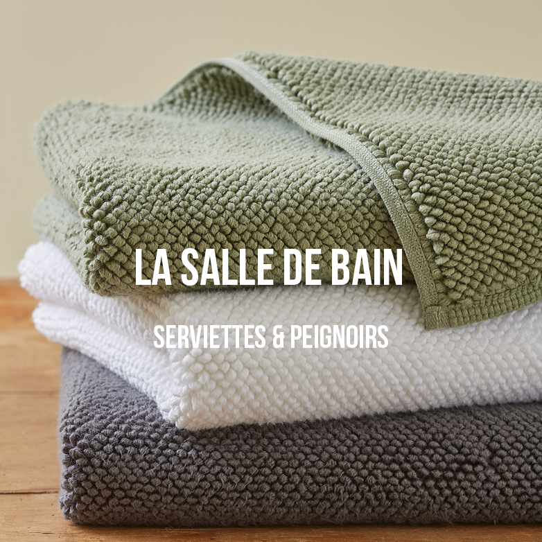 La salle de bain éponge, serviette, gant 